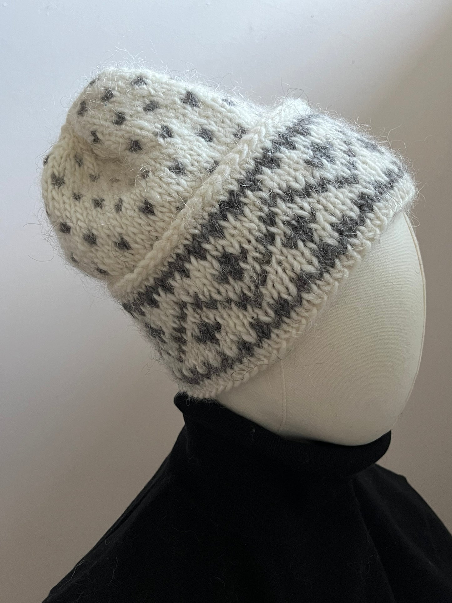 Bonnet nordique avec flocons de neige