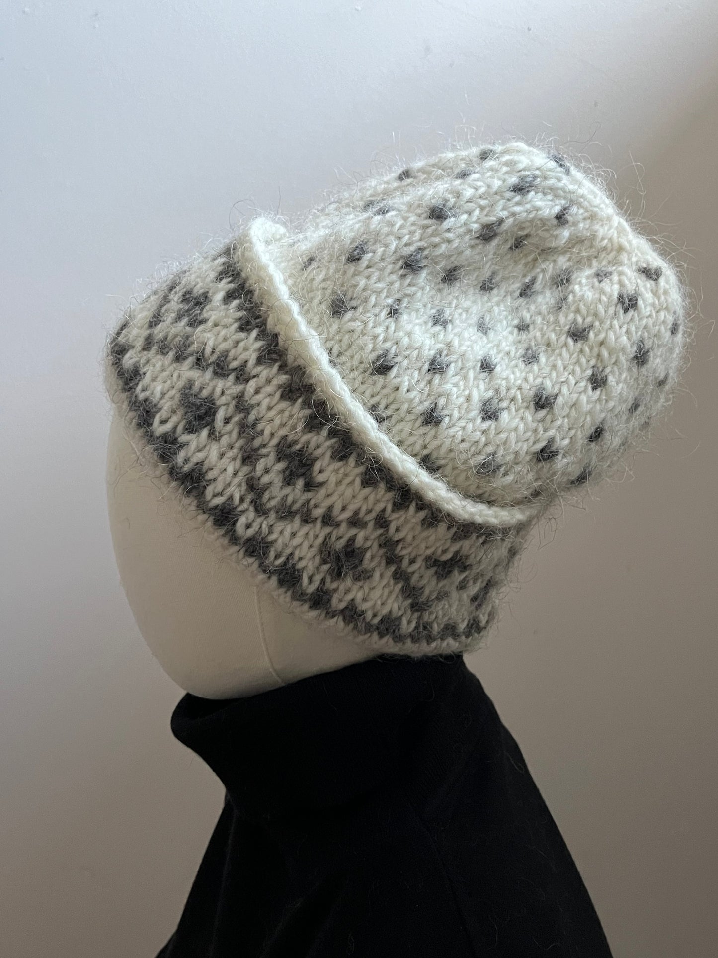 Bonnet nordique avec flocons de neige
