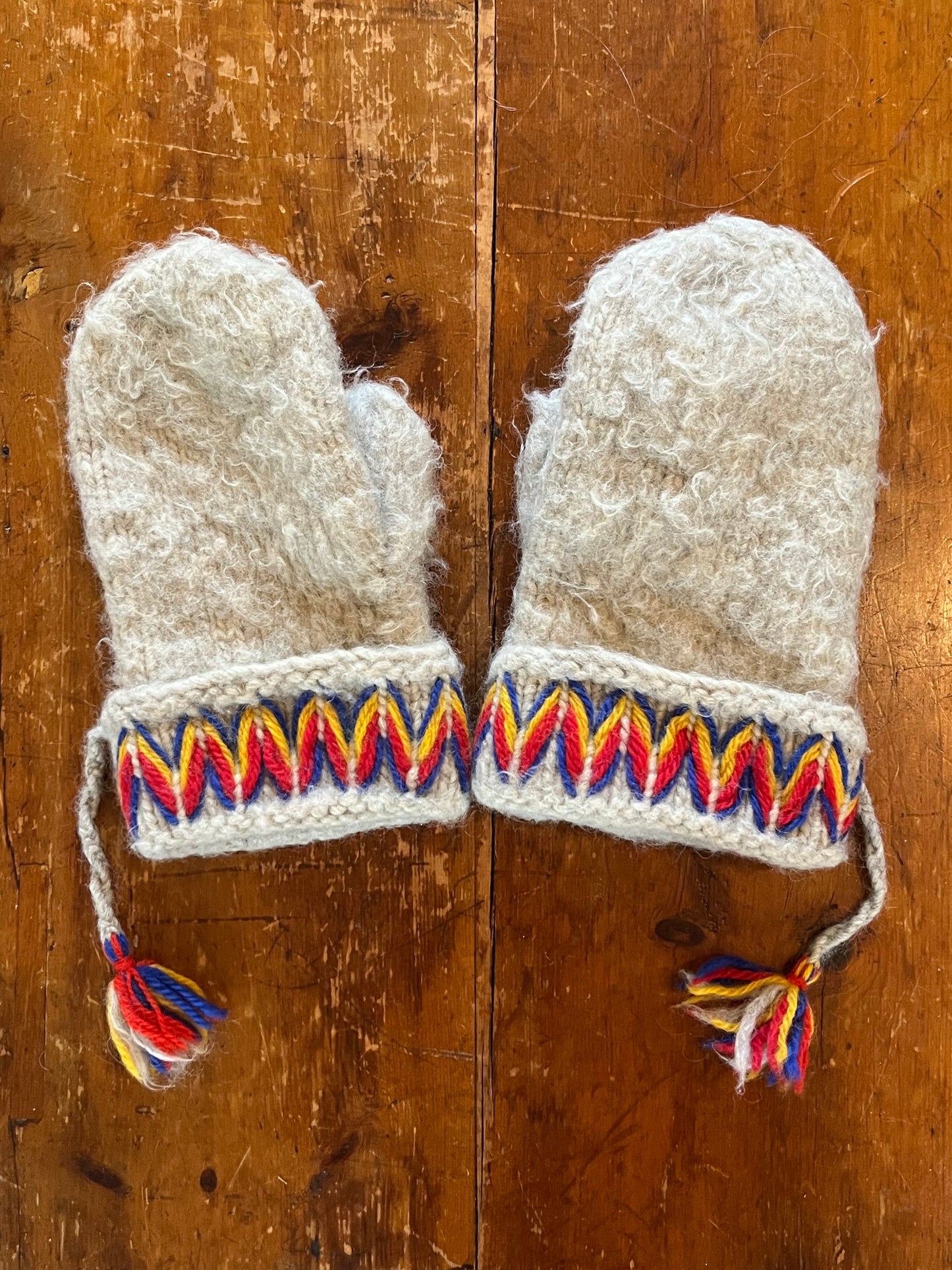 Lovikka Mittens